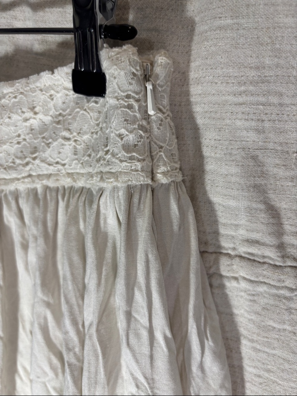 Banana Republic Heritage 100% Silk Tiered Ruffle Skirt Size 6 Cream Boho - Picture 9 of 10